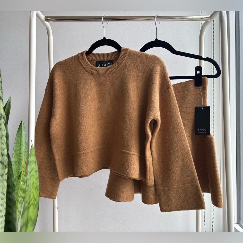 SHACI | Camel Sweater and Skirt Set M